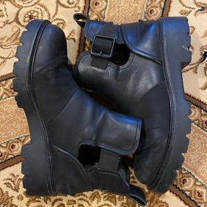 UGGS women’s boots